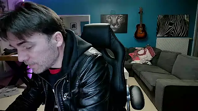 Snapshot of tom_sauwer chatting on 12-12-24, 10:20 tom sauwer online show from 12-12-24, 10:20