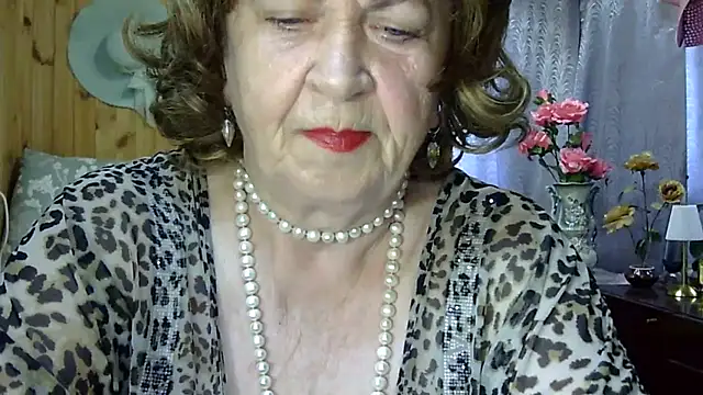 Emma52610 online show from 06-18-26, 05:50