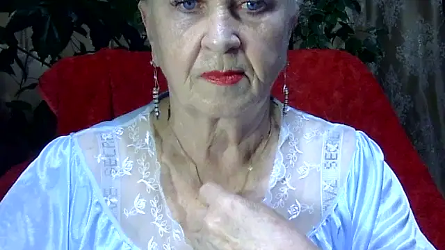 Emma52610 online show from 11-18-25, 07:33