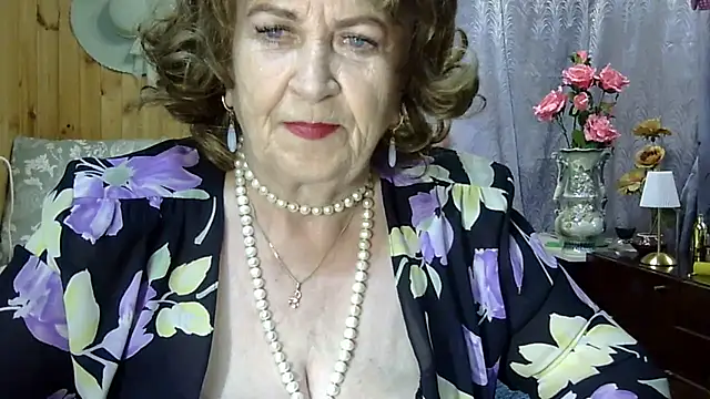 Emma52610 online show from 07-21-26, 04:41