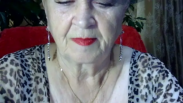 Emma52610 online show from 11-06-25, 12:09