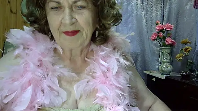 Emma52610 online show from 06-14-26, 05:14