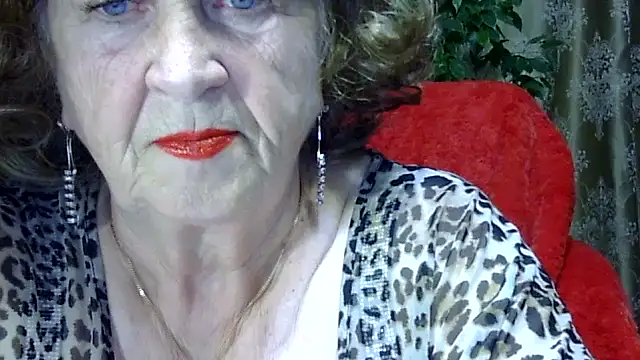 Emma52610 online show from 11-28-25, 04:29