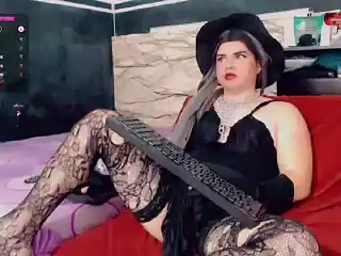 Snapshot of camyl93 chatting on 02-17-25, 02:20 camyl93 online show from 02-17-25, 02:20