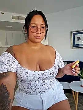 DannaaMeliza online show from 09-23-25, 09:05