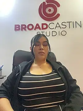 Lia Simons online show from 04-25-26, 03:09