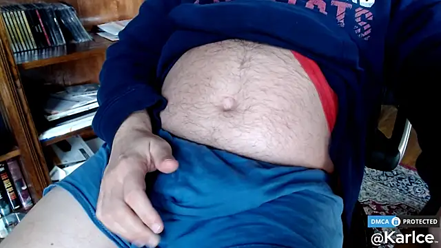 Snapshot of karlce chatting on 12-15-24, 10:15 karlce online show from 12-15-24, 10:15