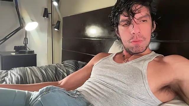 Snapshot of beranco19 chatting on 02-19-26, 02:08 beranco19 online show from 02-19-26, 02:08