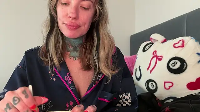 airgeadx online show from 04-12-26, 05:38