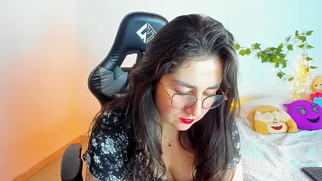 Susan Foxx online show from 04-14-26, 06:02