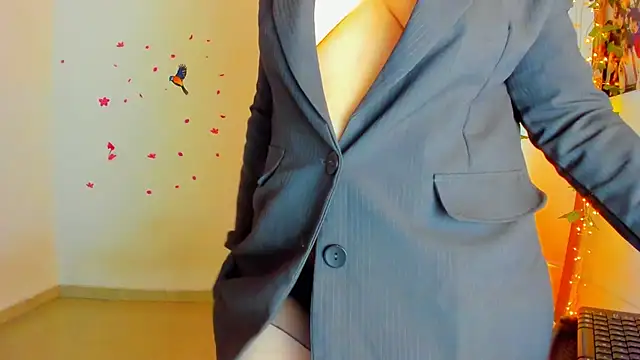 Susan Foxx online show from 11-16-25, 07:07