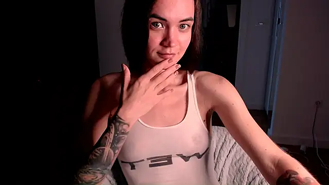 EvelynGG online show from 09-16-25, 05:08