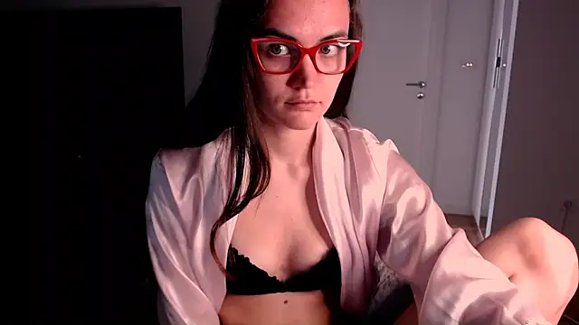 Snapshot of EvelynGG chatting on 05-19-26, 11:28 EvelynGG online show from 05-19-26, 11:28