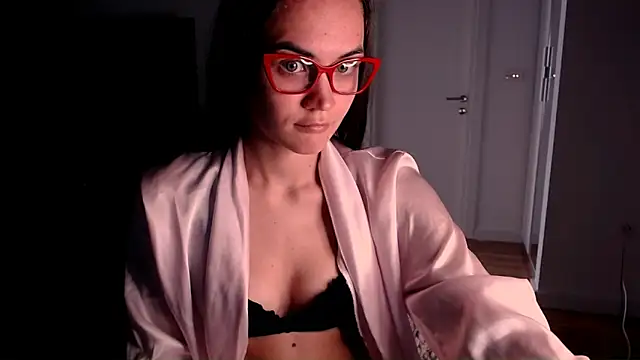 Snapshot of EvelynGG chatting on 05-22-26, 10:57 EvelynGG online show from 05-22-26, 10:57