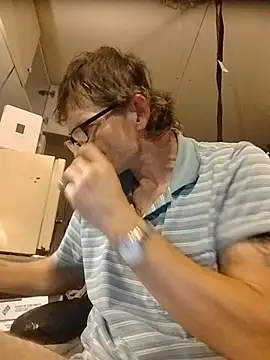 Snapshot of ROBERT0516 chatting on 06-01-26, 11:21 ROBERT0516 online show from 06-01-26, 11:21