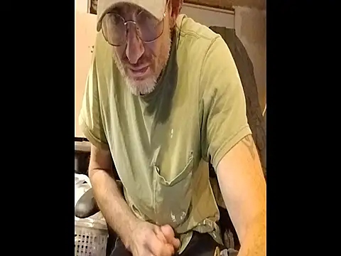 Snapshot of ROBERT0516 chatting on 05-07-26, 12:37 ROBERT0516 online show from 05-07-26, 12:37