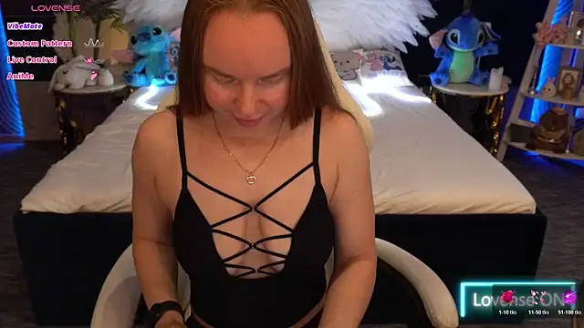 MiaRedFox online show from 10-28-25, 06:45