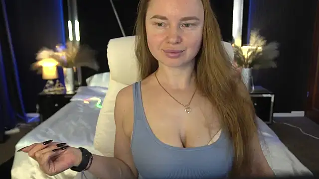 MiaRedFox online show from 12-02-25, 06:37