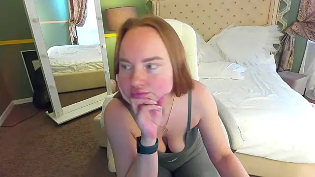 MiaRedFox online show from 03-13-25, 09:43