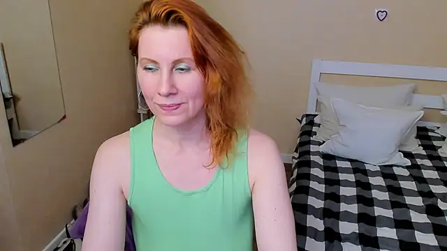 FoxySophia online show from 11-17-25, 07:34