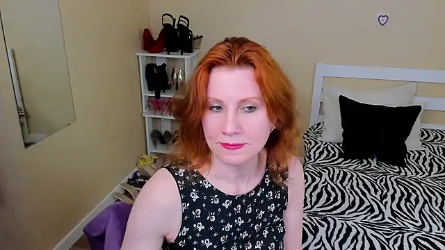 Snapshot of FoxySophia chatting on 05-05-26, 06:11 FoxySophia online show from 05-05-26, 06:11