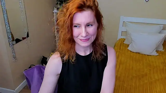 FoxySophia online show from 12-19-25, 11:45