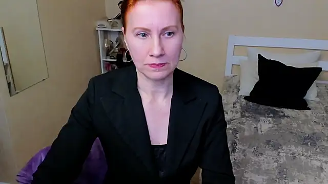 FoxySophia online show from 10-21-25, 10:03
