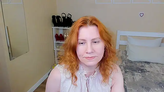 FoxySophia online show from 02-26-26, 01:49