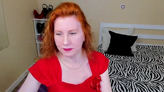 Snapshot of FoxySophia chatting on 04-28-26, 08:08 FoxySophia online show from 04-28-26, 08:08