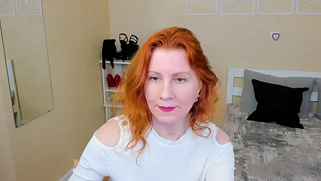 FoxySophia online show from 02-18-26, 12:19