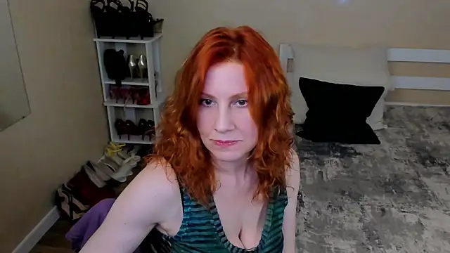 Snapshot of FoxySophia chatting on 05-22-26, 06:17 FoxySophia online show from 05-22-26, 06:17