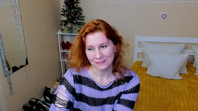 FoxySophia online show from 12-19-25, 11:51