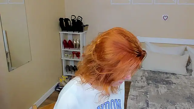 FoxySophia online show from 02-21-26, 06:10