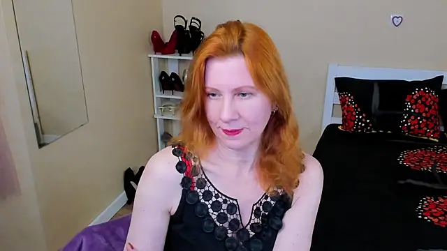Snapshot of FoxySophia chatting on 04-24-26, 01:51 FoxySophia online show from 04-24-26, 01:51