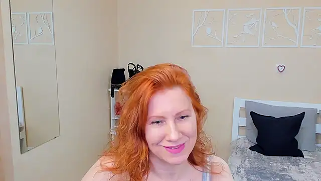 FoxySophia online show from 02-15-26, 07:13