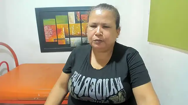 Snapshot of beckyummys chatting on 02-21-25, 01:22 beckyummys online show from 02-21-25, 01:22