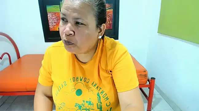 Snapshot of beckyummys chatting on 03-05-25, 12:11 beckyummys online show from 03-05-25, 12:11
