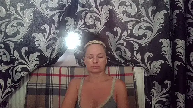 LindaStarS online show from 07-18-26, 04:43