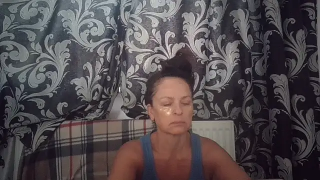 LindaStarS online show from 09-26-25, 04:41