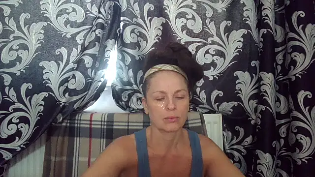 LindaStarS online show from 06-27-26, 04:51