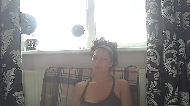 LindaStarS online show from 07-04-26, 06:09