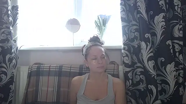 LindaStarS online show from 03-08-26, 06:17