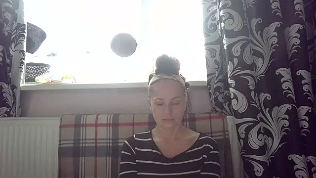 LindaStarS online show from 04-21-26, 05:14