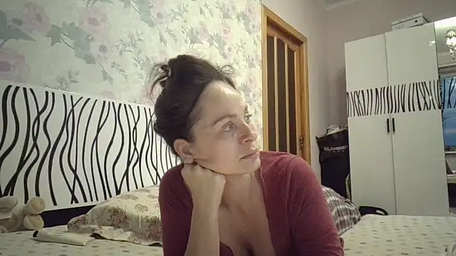 LindaStarS online show from 04-11-26, 05:05