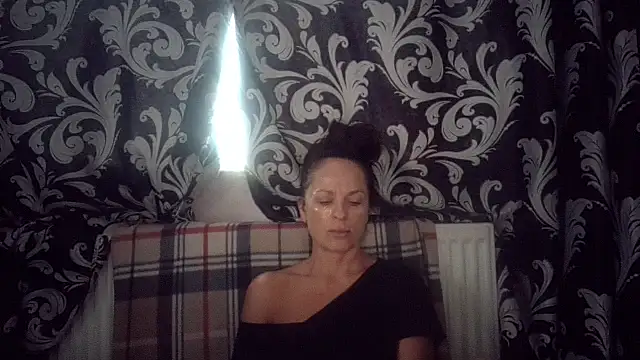 LindaStarS online show from 10-04-25, 05:53
