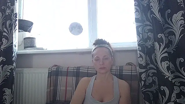 LindaStarS online show from 03-07-26, 05:47