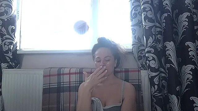 LindaStarS online show from 04-07-26, 05:09