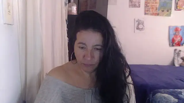 Snapshot of stefilove10 chatting on 05-26-26, 01:42 stefilove10 online show from 05-26-26, 01:42