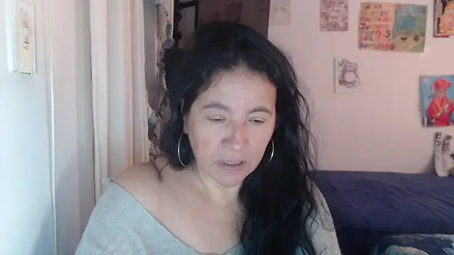 Snapshot of stefilove10 chatting on 06-16-26, 02:50 stefilove10 online show from 06-16-26, 02:50
