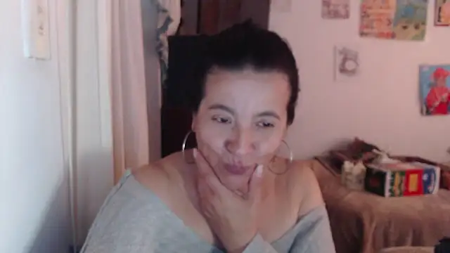 Snapshot of stefilove10 chatting on 12-02-25, 04:52 stefilove10 online show from 12-02-25, 04:52